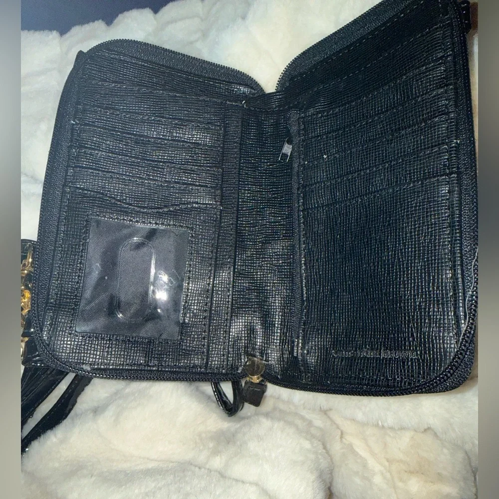 Samantha Brown Black Crocodile-Embossed Wristlet With Shoulder Straps - Picture 7 of 8